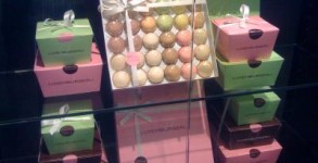 Lindt & Sprüngli's famous Luxemburgerli