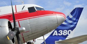 DC3 in front of a A380 at the Paris Air Show