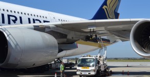 Will is refuelling the Singapore Airlines Airbus A380