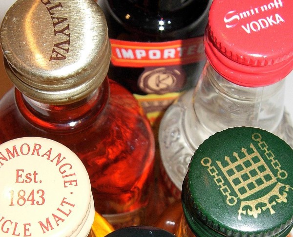 This week: Tiny bottles theft, drenched suitcases & another airport design