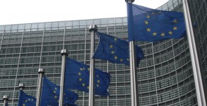 The European Commission sets for better passenger rights