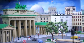 Berlin builds an airport